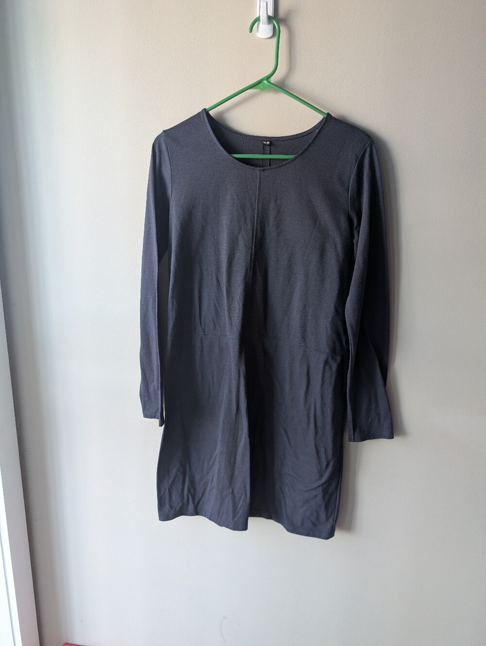 Uniqlo Long Sleeve Scoop Neck Knit Shift Dress - Navy Blue - Size M
